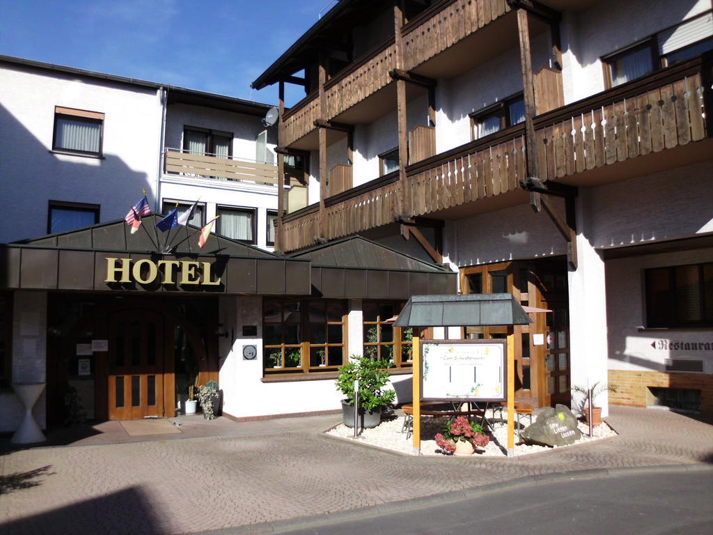 Hotel-Restaurant Zum Schwalbennest Alsfeld Esterno foto